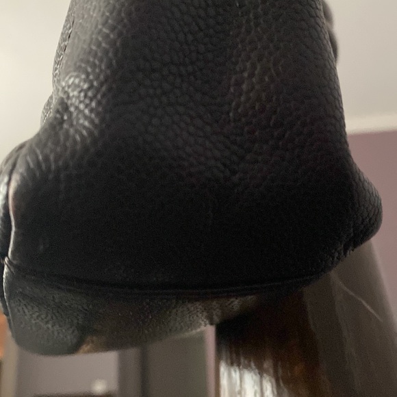 Pristine condition Chanel Petite Caviar tote PRICE FIRM - Picture 2 of 7